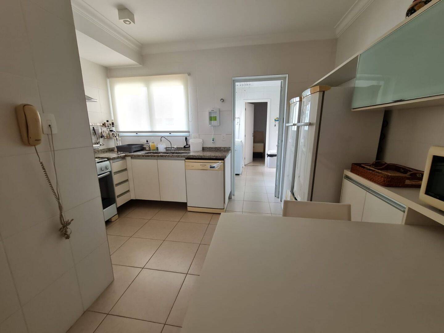 Apartamento à venda com 4 quartos, 186m² - Foto 2