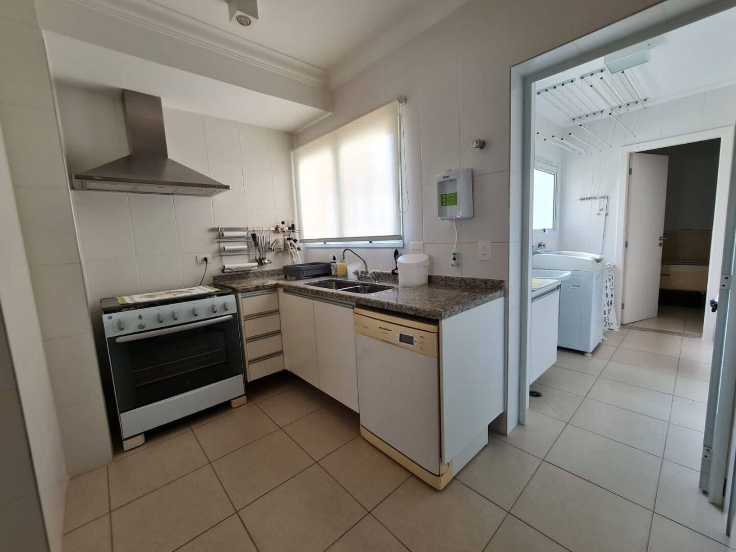 Apartamento à venda com 4 quartos, 186m² - Foto 1