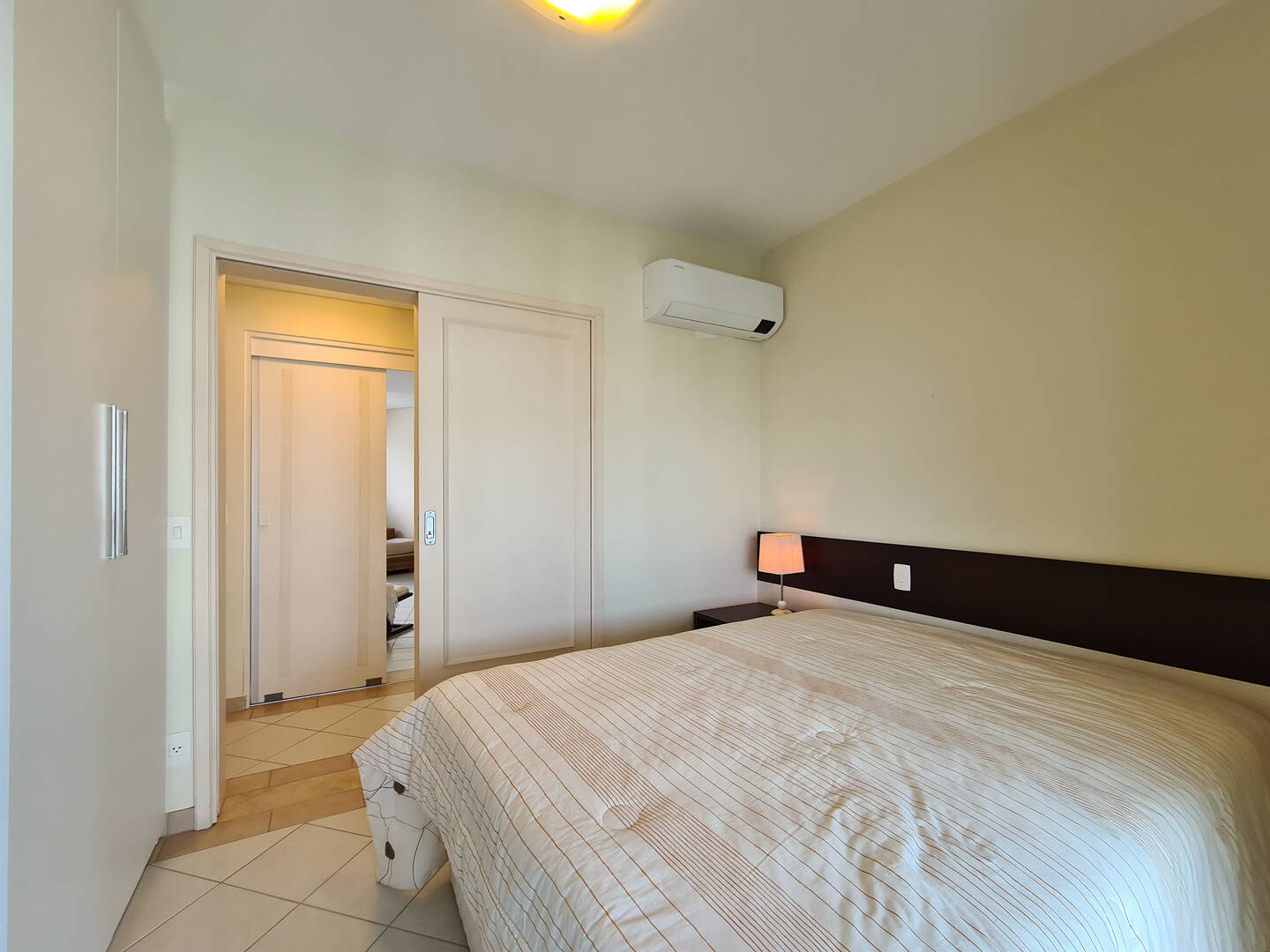 Apartamento à venda com 4 quartos, 223m² - Foto 14