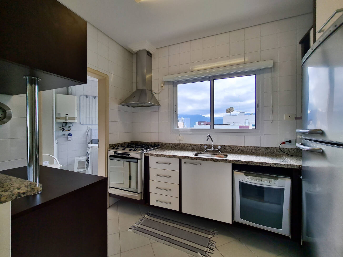 Apartamento à venda com 4 quartos, 223m² - Foto 2