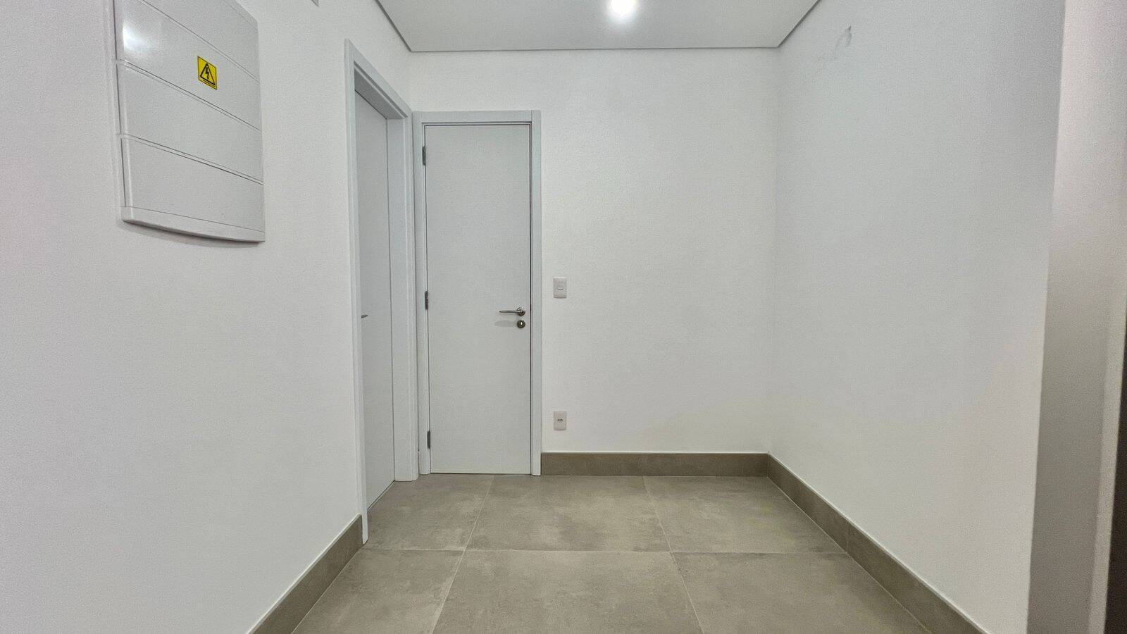 Apartamento à venda com 4 quartos, 160m² - Foto 4