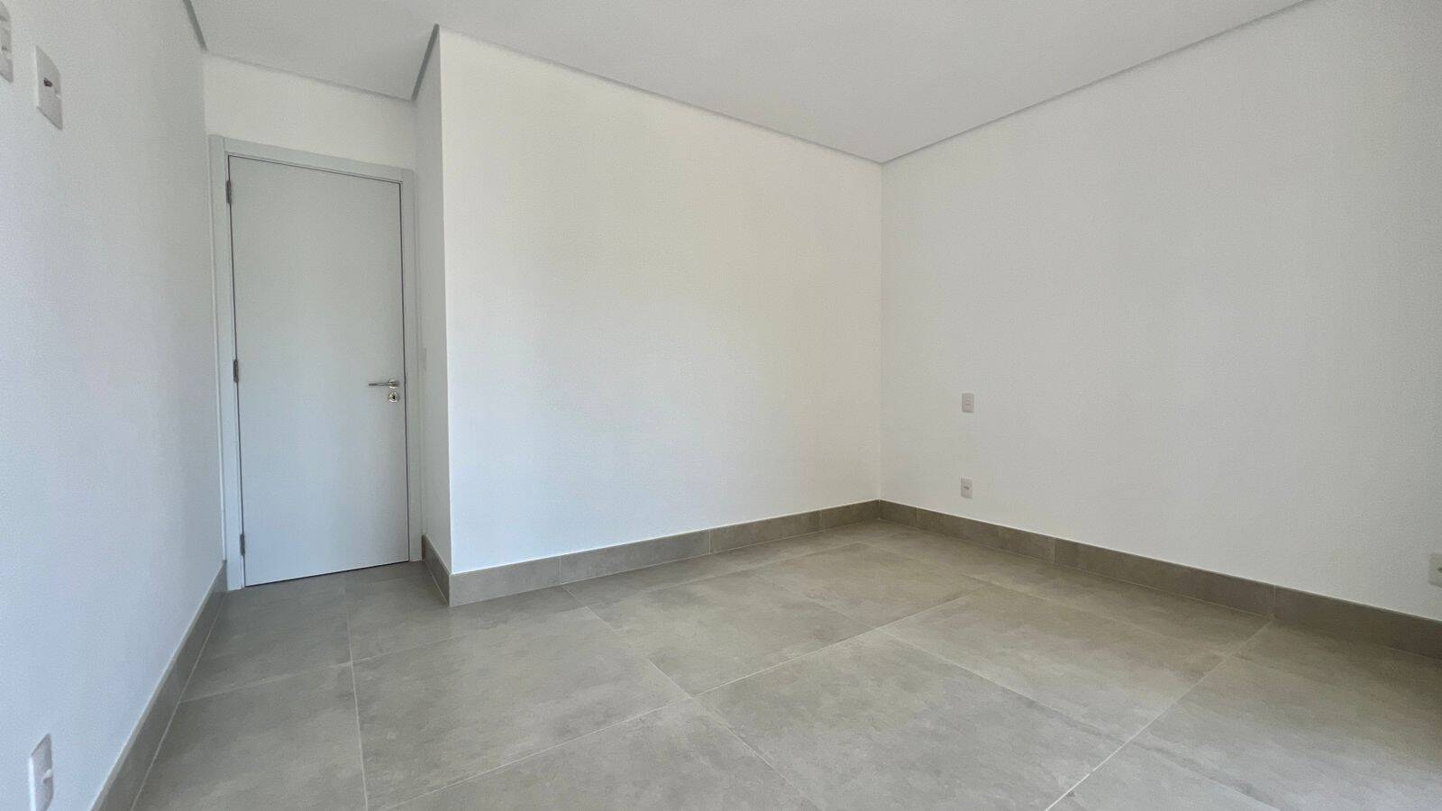 Apartamento à venda com 4 quartos, 160m² - Foto 7