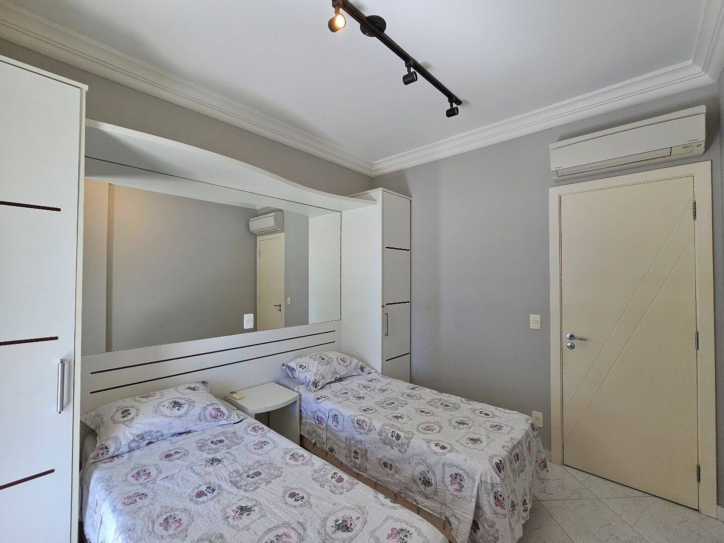 Apartamento à venda com 3 quartos, 113m² - Foto 7