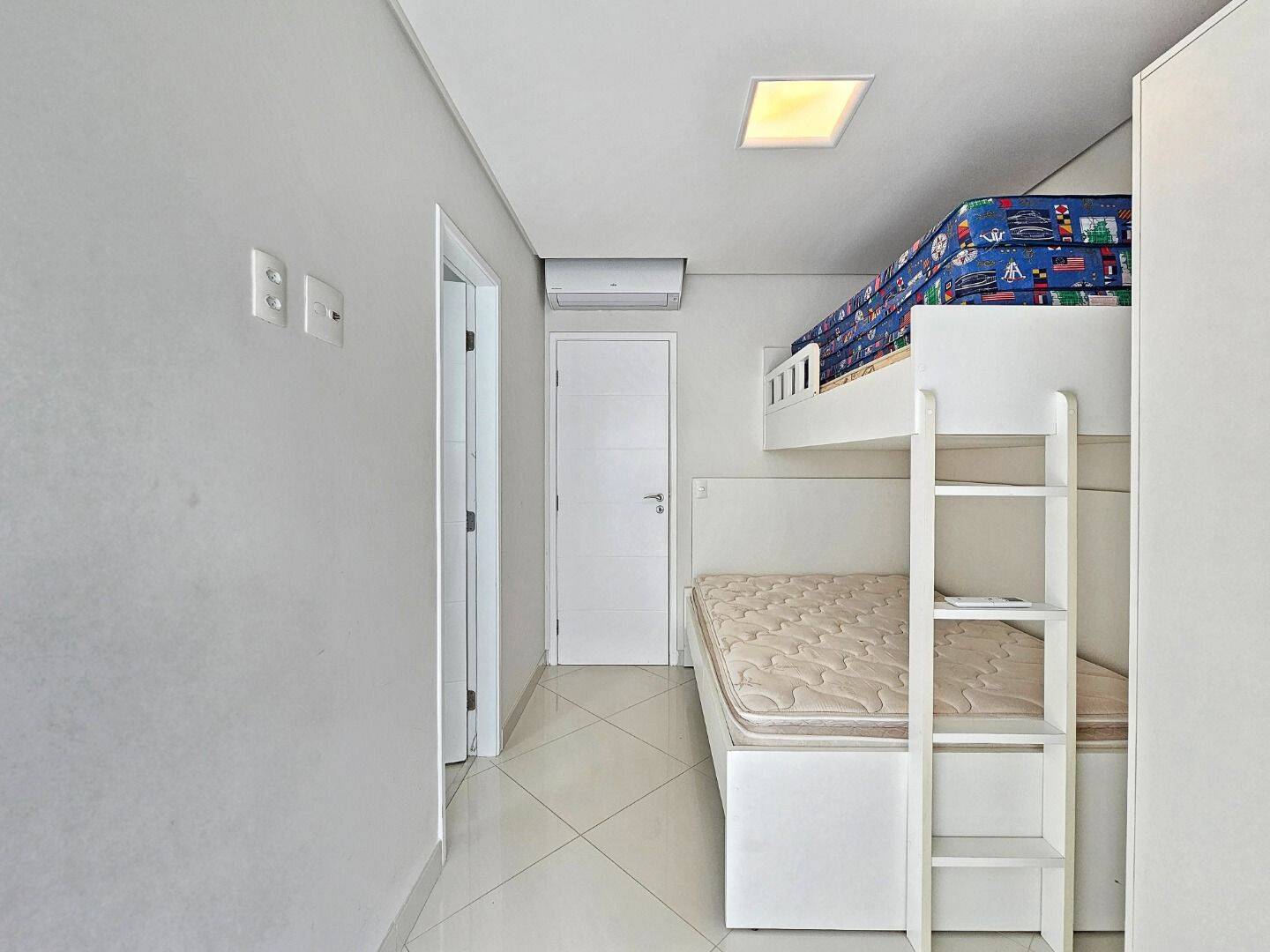 Apartamento à venda com 3 quartos, 140m² - Foto 17