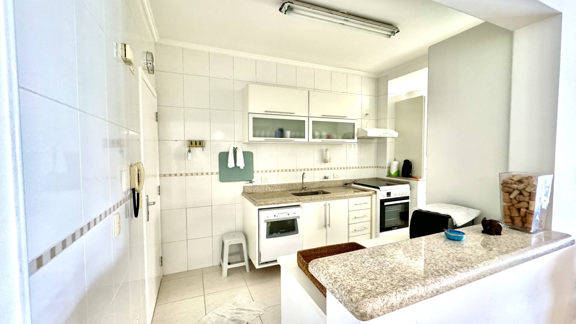 Apartamento à venda com 4 quartos, 137m² - Foto 2